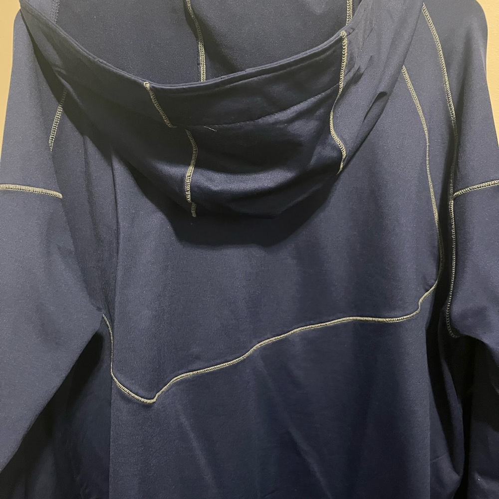 Men’s Running Room pullover